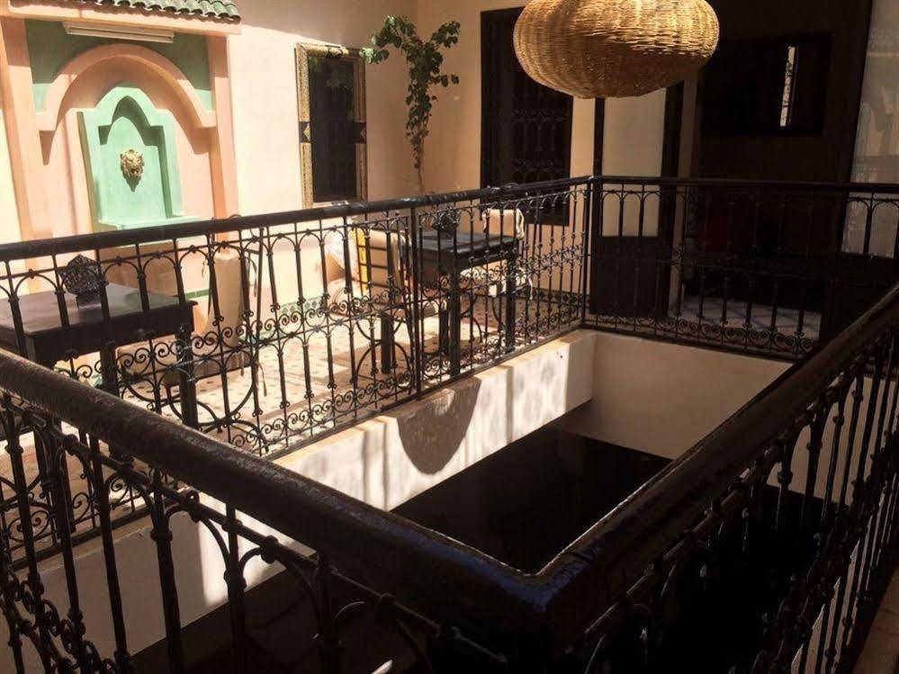 Riad Sarah Sabrina Bed & Breakfast Marrakesh Exterior photo